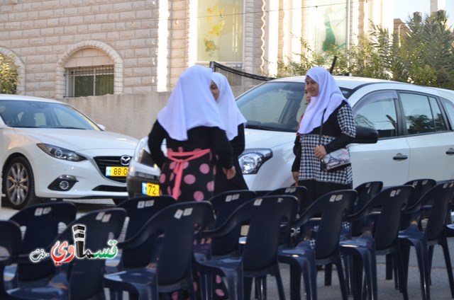 كفرقاسم- فيديو  : الافتتاح الكبير لمعرض ذوق العروس  سنين  يتحول الى مهرجان نسائي تسوقي كبير والحاجة عزية ترحب بالجميع